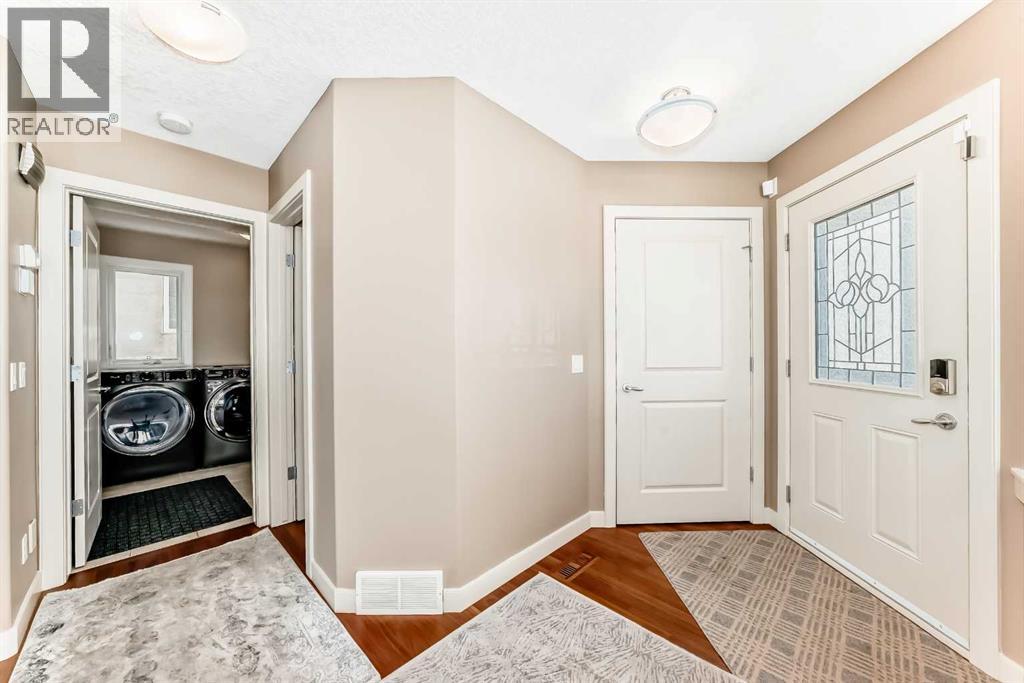 273 Everglade Circle Sw, Calgary, Alberta  T2Y 4M8 - Photo 4 - A2290246