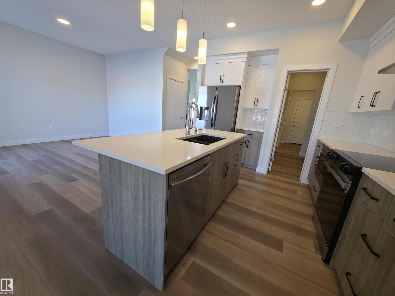 19007 20 Av NW, Edmonton, Alberta  T6M 3E8 - Photo 10 - E4471688