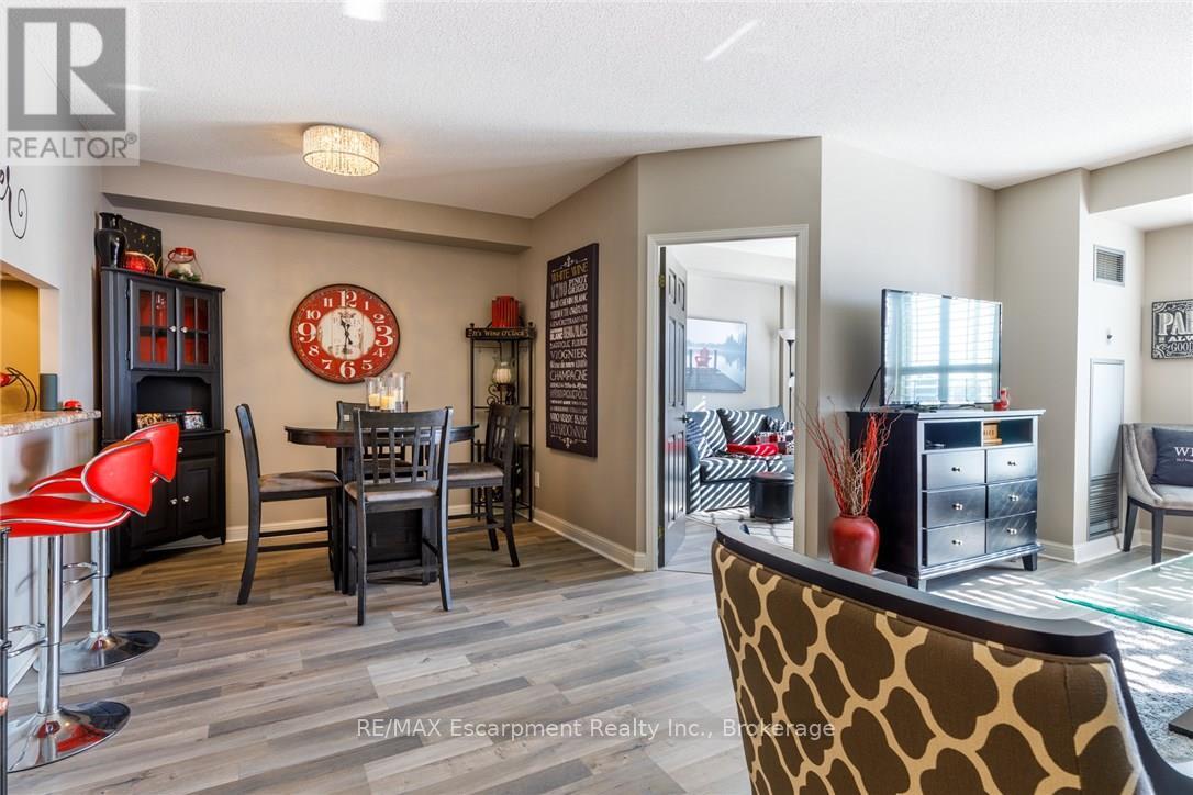 408 - 430 Pearl Street, Burlington, Ontario  L7R 4J8 - Photo 3 - W13050730