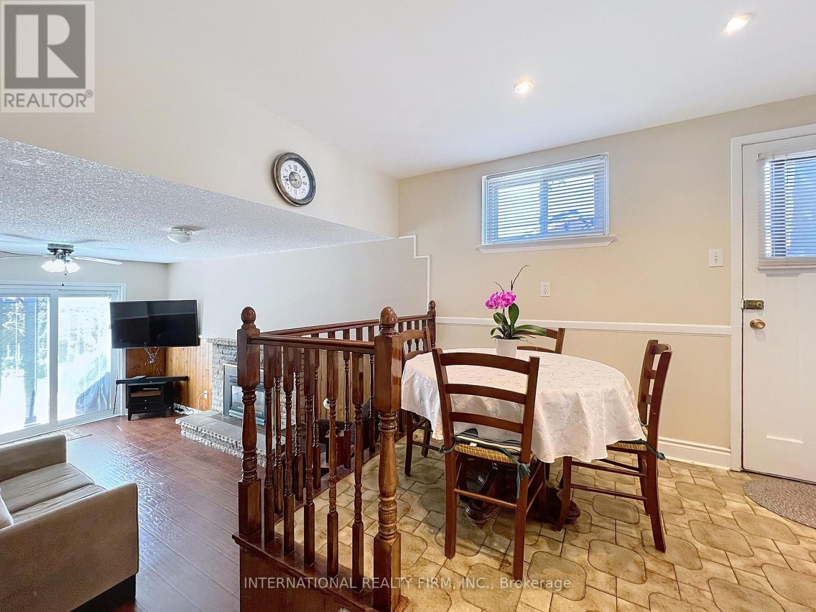 3602 Dunrankin Drive, Mississauga, Ontario  L4T 1V9 - Photo 11 - W12862430