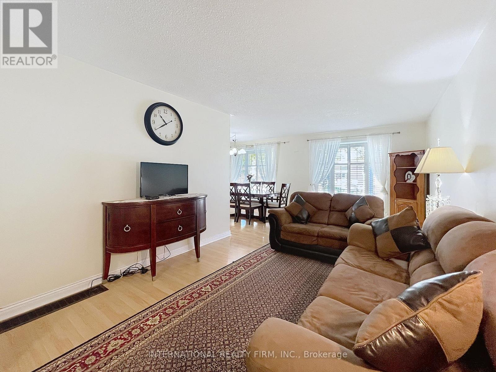 3602 Dunrankin Drive, Mississauga, Ontario  L4T 1V9 - Photo 4 - W12862430