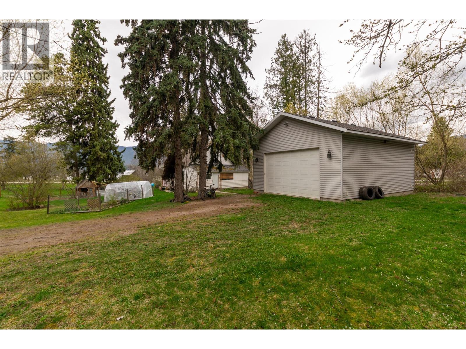 2370 Lakeshore Road Ne, Salmon Arm, British Columbia  V1E 3X9 - Photo 3 - 10384581