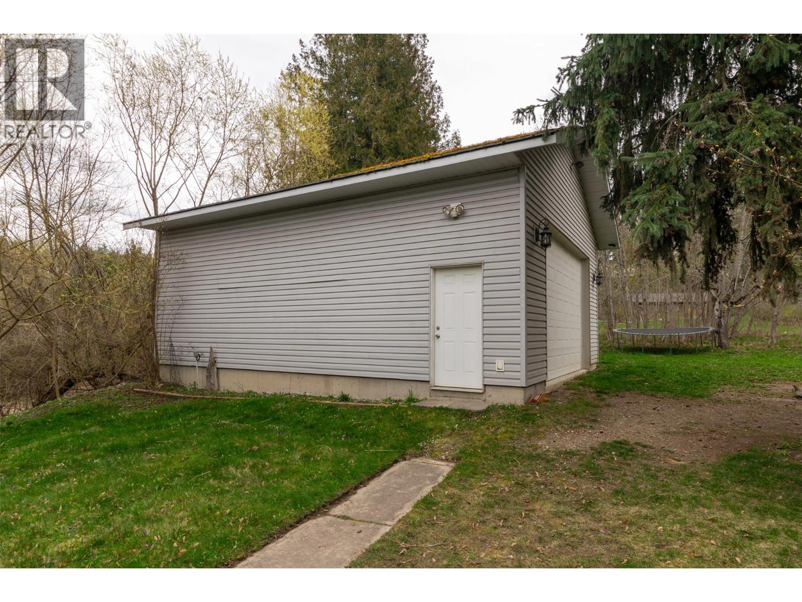 2370 Lakeshore Road Ne, Salmon Arm, British Columbia  V1E 3X9 - Photo 36 - 10384581