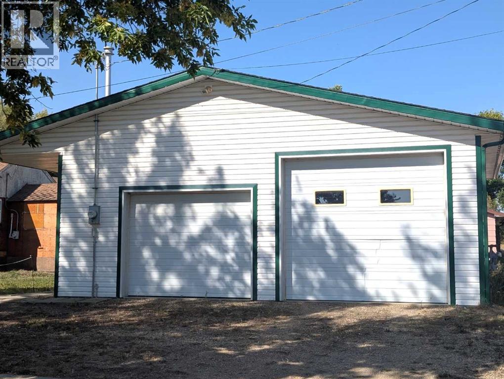 402 Main Street, Trochu, Alberta  T0M 2C0 - Photo 7 - A2270646