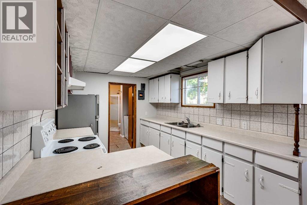 402 Main Street, Trochu, Alberta  T0M 2C0 - Photo 13 - A2270646