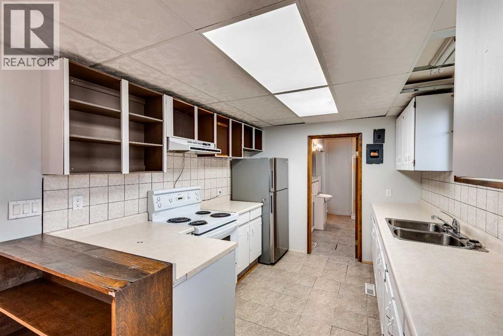 402 Main Street, Trochu, Alberta  T0M 2C0 - Photo 14 - A2270646