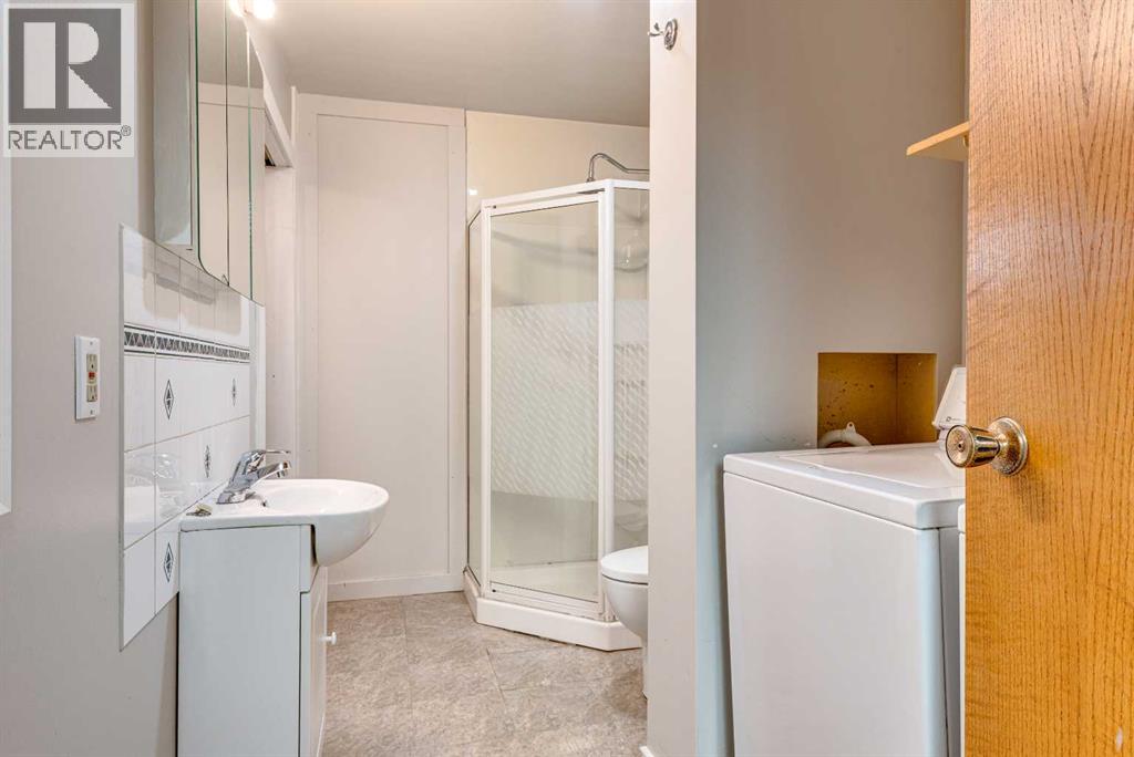 402 Main Street, Trochu, Alberta  T0M 2C0 - Photo 16 - A2270646