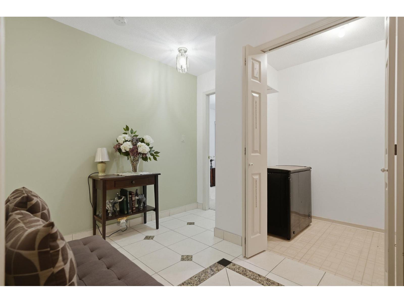 208 15300 17 Avenue, Surrey, British Columbia  V4A 8Y6 - Photo 2 - R3116454