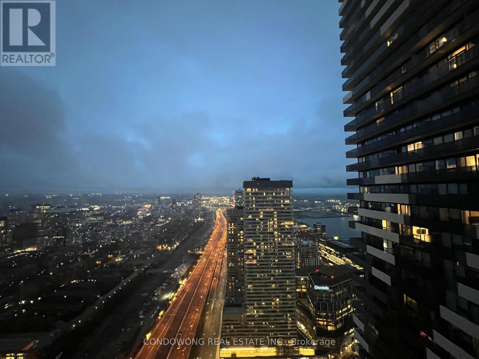 5307 - 55 Cooper Street, Toronto, Ontario  M5E 0G1 - Photo 10 - C13050768