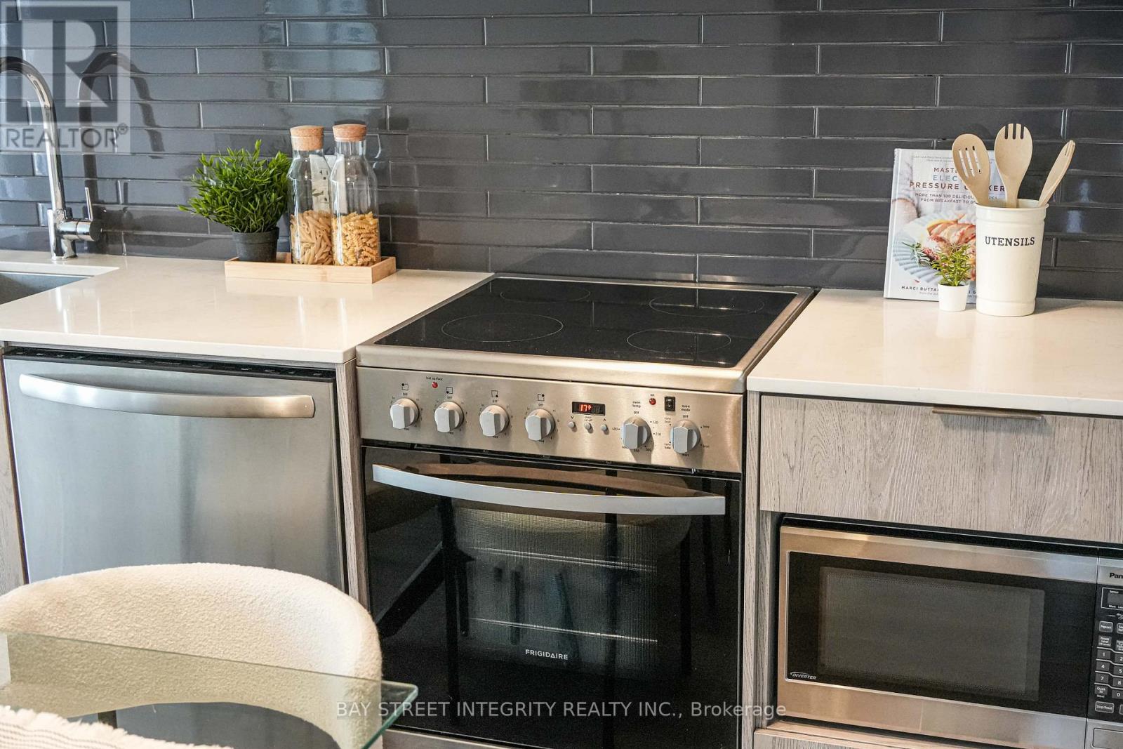 2211 - 181 Dundas Street E, Toronto, Ontario  M5A 0N5 - Photo 17 - C13050776