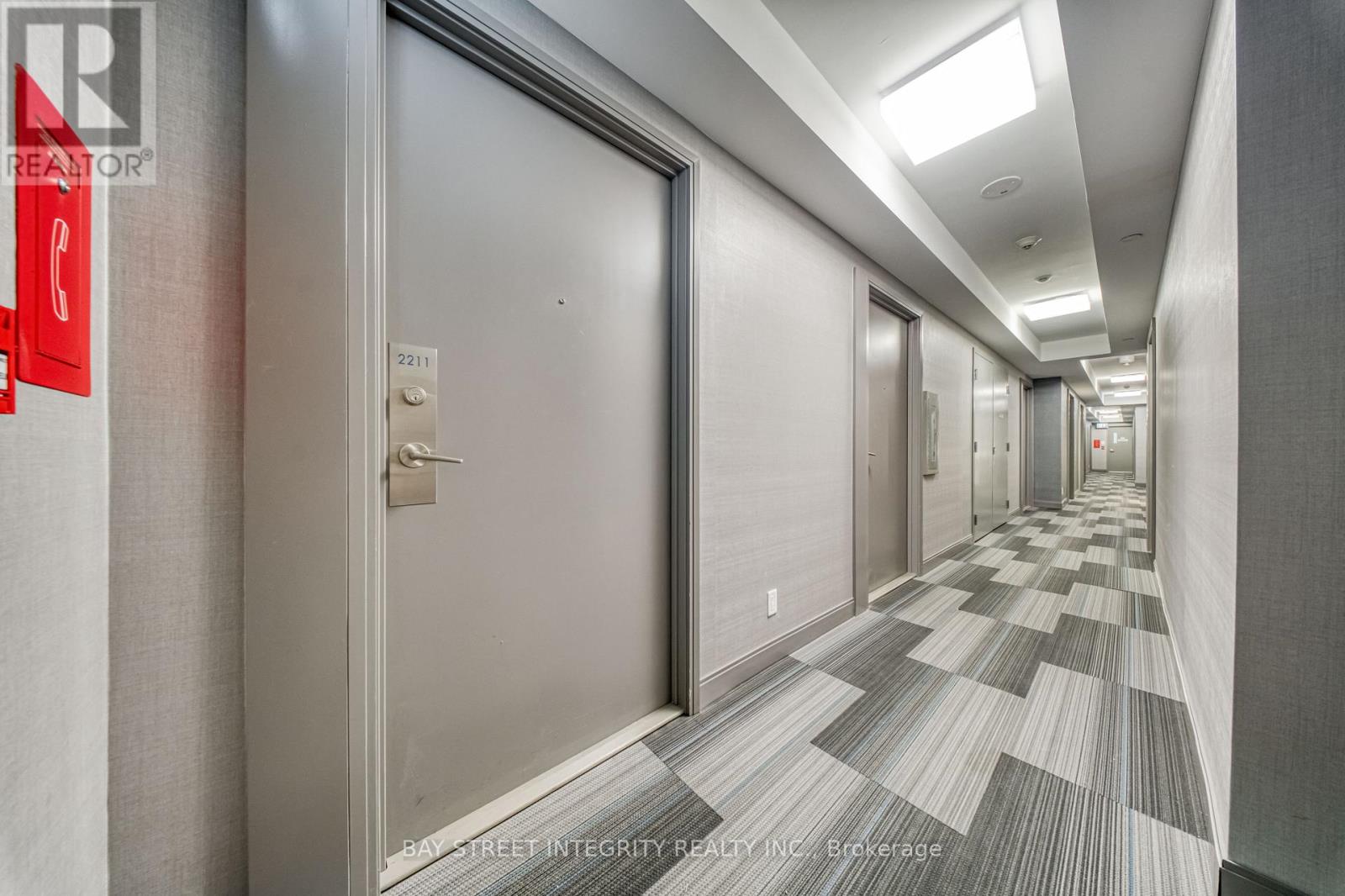 2211 - 181 Dundas Street E, Toronto, Ontario  M5A 0N5 - Photo 2 - C13050776