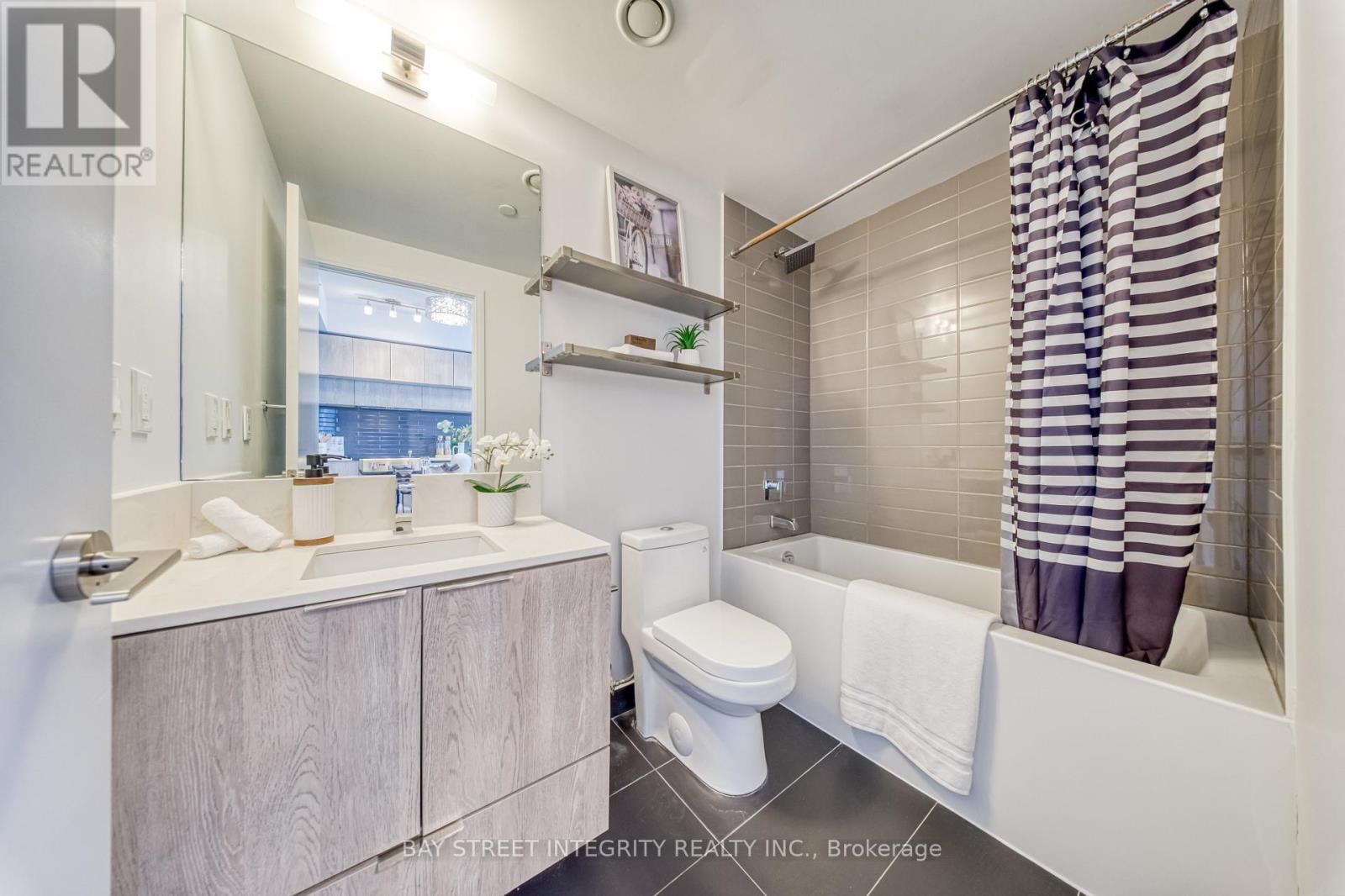 2211 - 181 Dundas Street E, Toronto, Ontario  M5A 0N5 - Photo 28 - C13050776