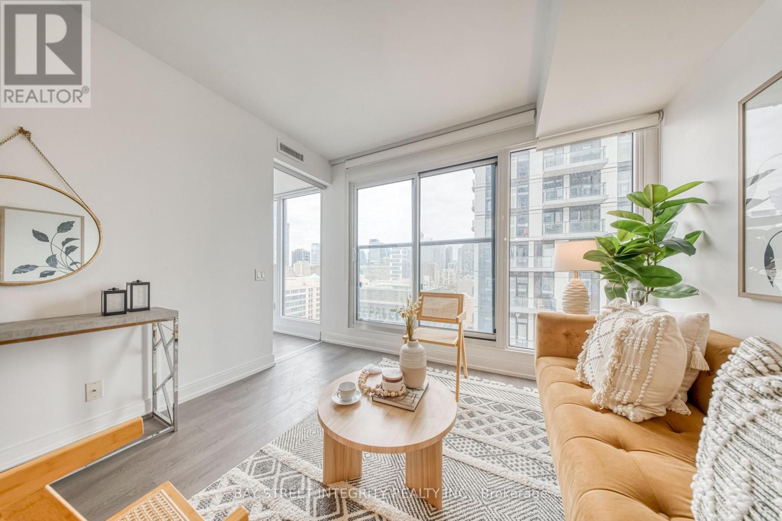 2211 - 181 Dundas Street E, Toronto, Ontario  M5A 0N5 - Photo 4 - C13050776