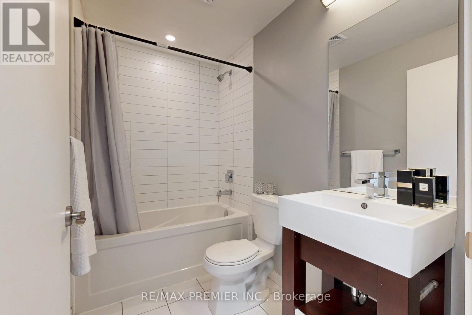 610 - 840 Queen's Plate Drive, Toronto, Ontario  M9W 0E7 - Photo 27 - W13050732