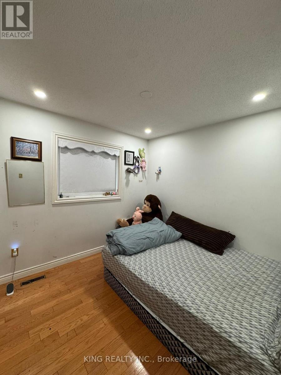 10 Torada Court, Brampton, Ontario  L5A 1H6 - Photo 8 - W13050770