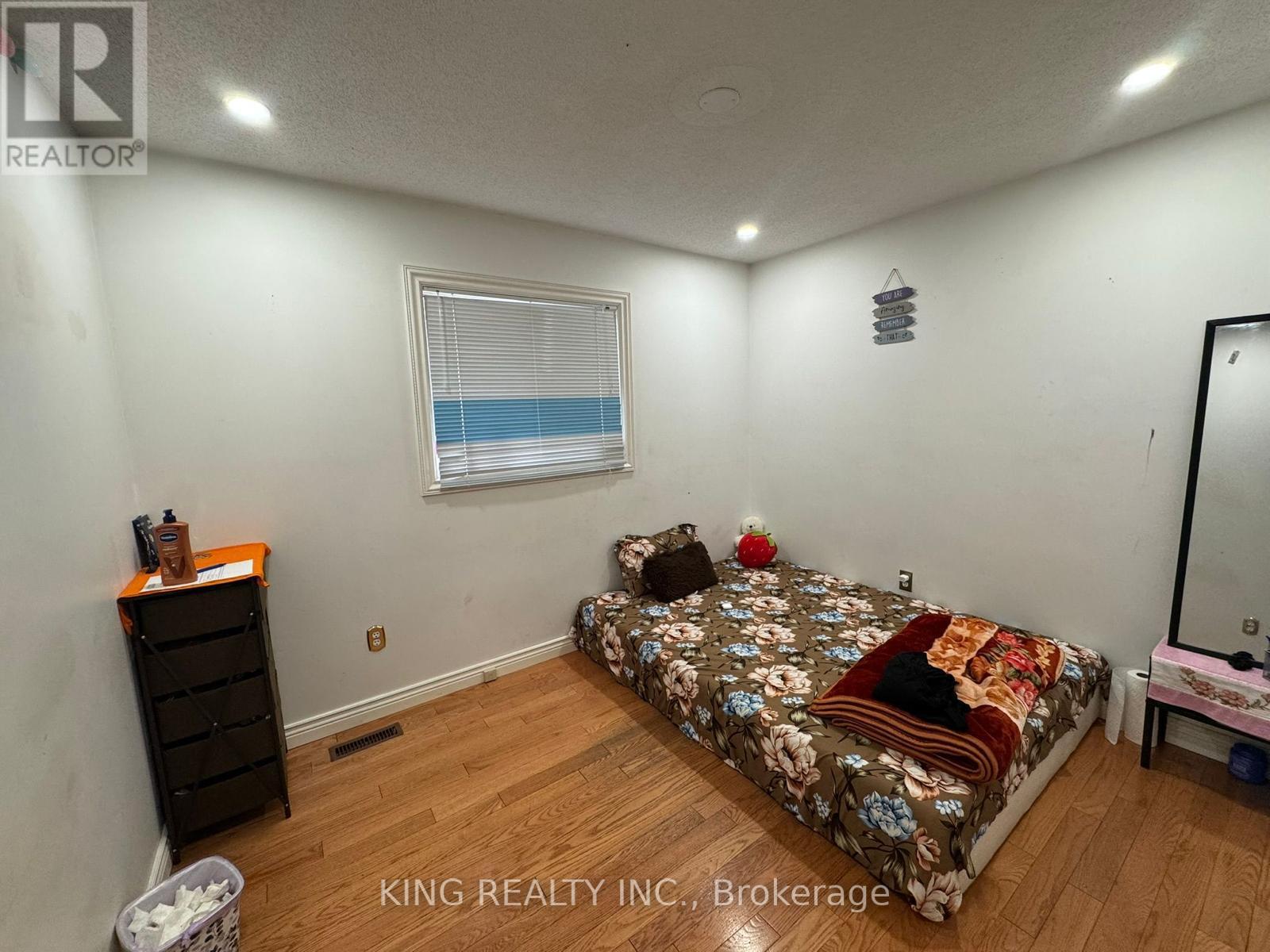 10 Torada Court, Brampton, Ontario  L5A 1H6 - Photo 9 - W13050770