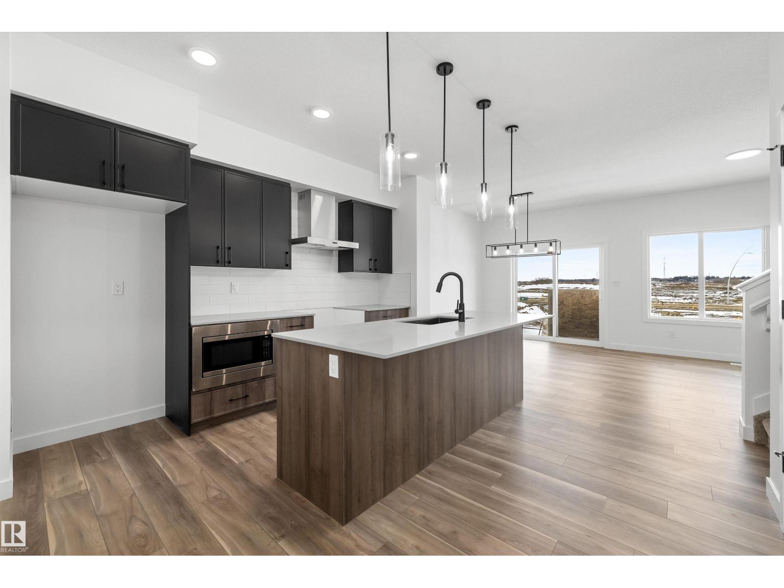 622 176 Av NE, Edmonton, Alberta  T5Y 4K3 - Photo 6 - E4473715