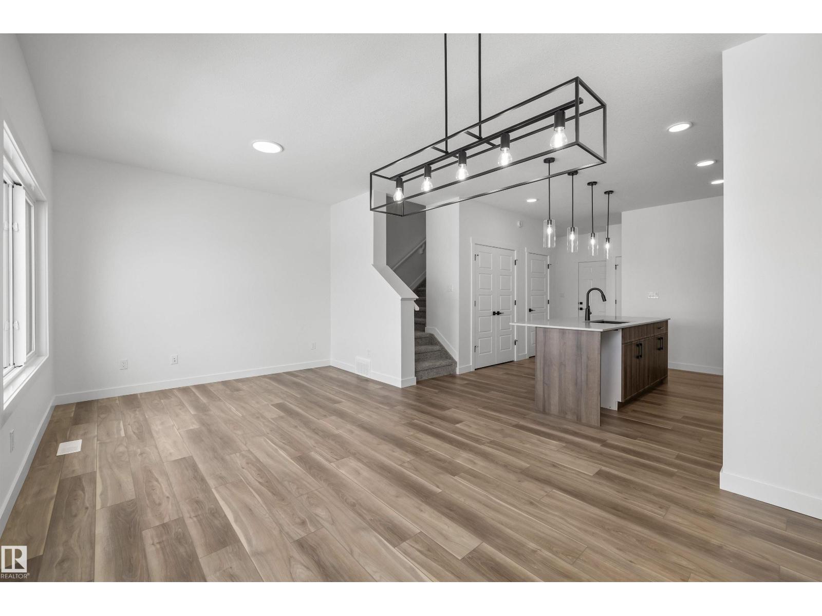 622 176 Av NE, Edmonton, Alberta  T5Y 4K3 - Photo 11 - E4473715