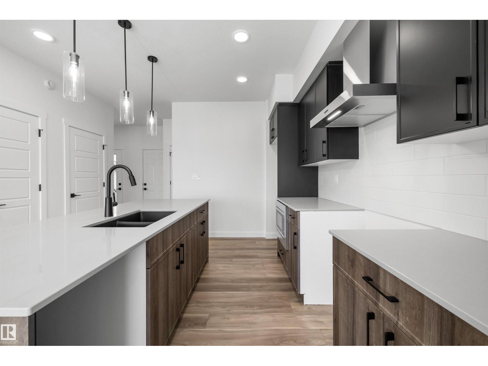 622 176 Av NE, Edmonton, Alberta  T5Y 4K3 - Photo 9 - E4473715