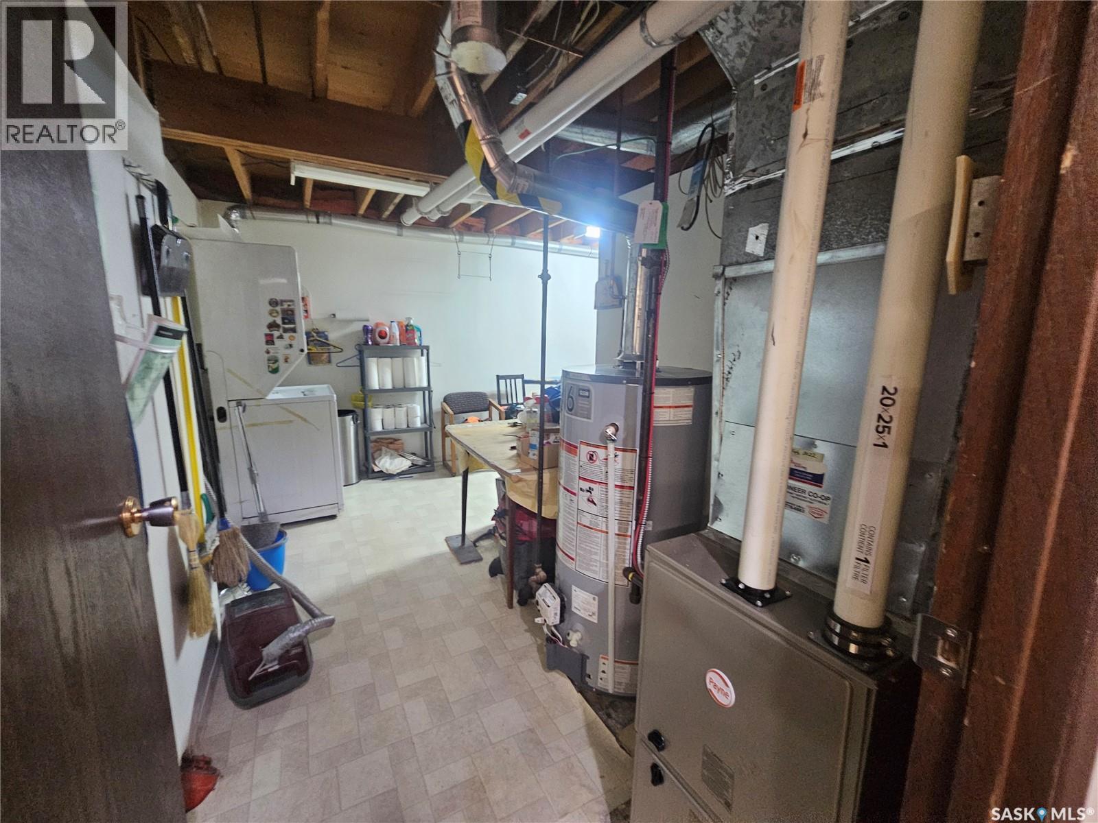 579 Poplar Crescent, Shaunavon, Saskatchewan  S0N 2M0 - Photo 24 - SK033598