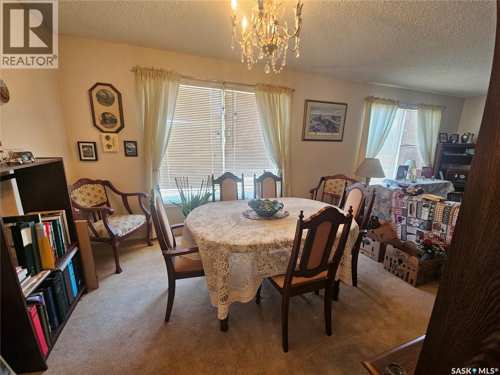 579 Poplar Crescent, Shaunavon, Saskatchewan  S0N 2M0 - Photo 6 - SK033598