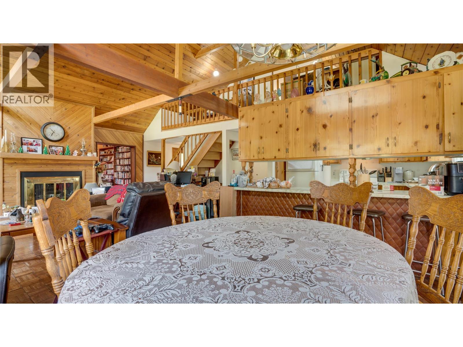 5677 Brentwood Road, Vernon, British Columbia  V1B 3K1 - Photo 7 - 10384654