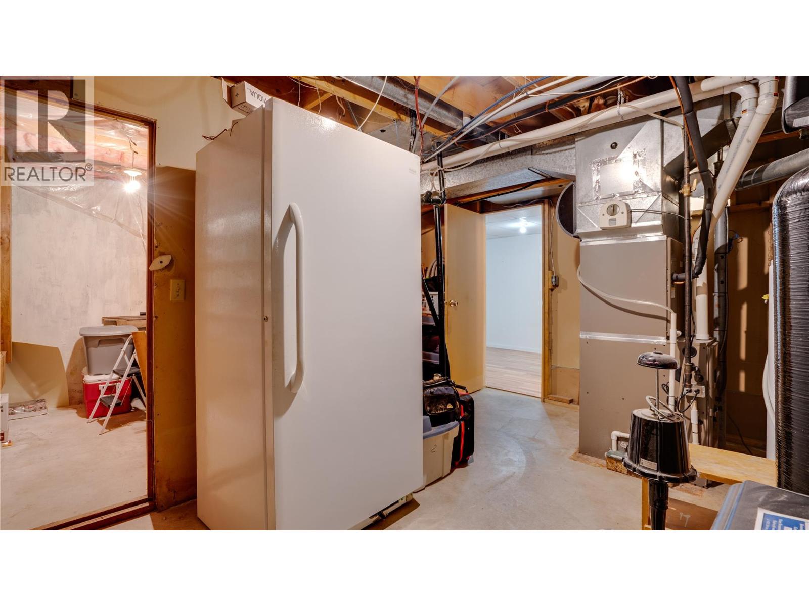 5677 Brentwood Road, Vernon, British Columbia  V1B 3K1 - Photo 27 - 10384654