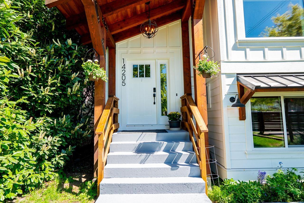 14205 Melrose Drive, Surrey, British Columbia  V3R 5R3 - Photo 2 - R3116117