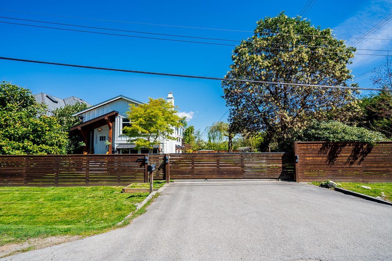 14205 Melrose Drive, Surrey, British Columbia  V3R 5R3 - Photo 3 - R3116117
