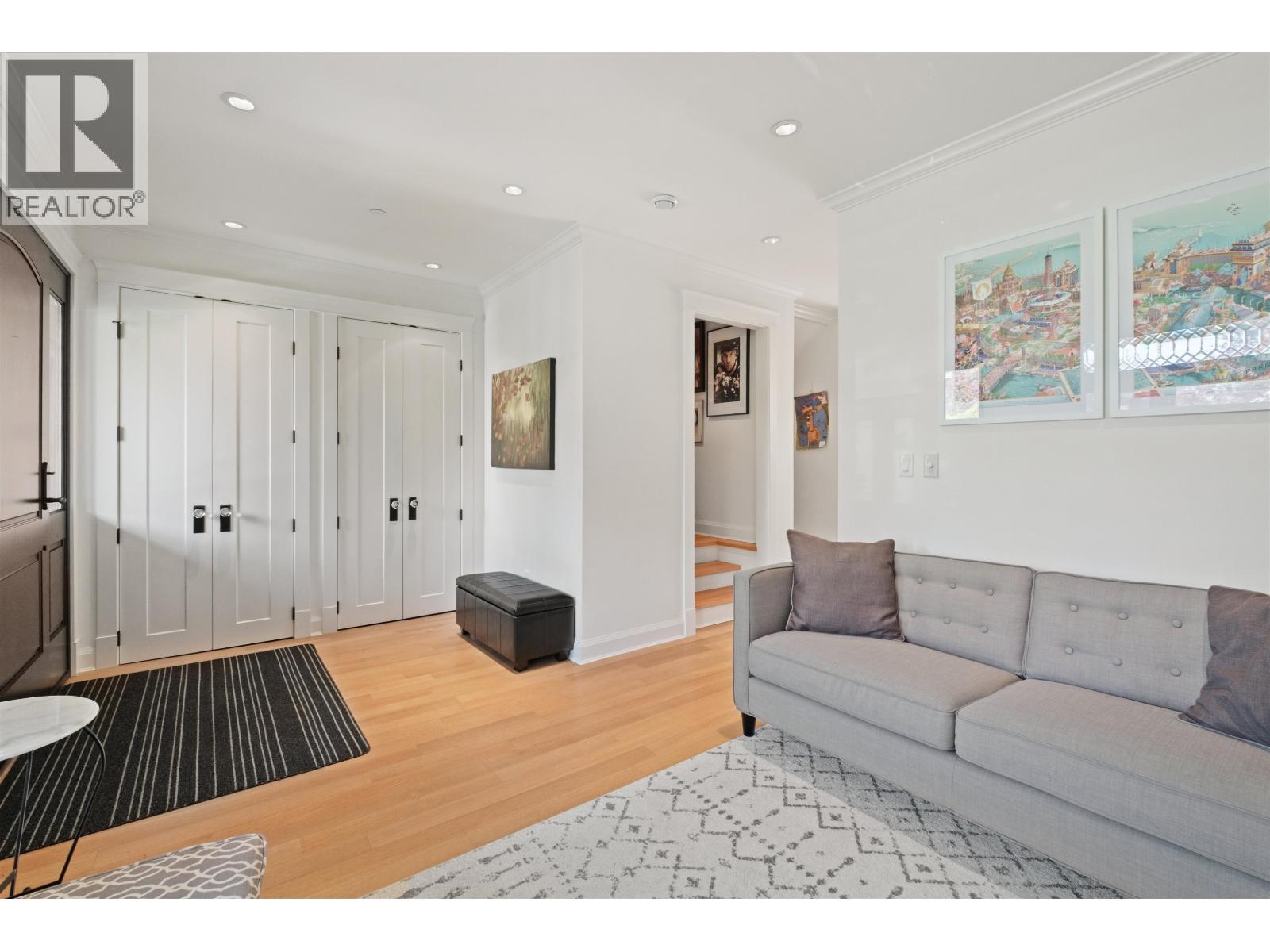 1008 E 14th Avenue, Vancouver, British Columbia  V5T 2N9 - Photo 4 - R3116412