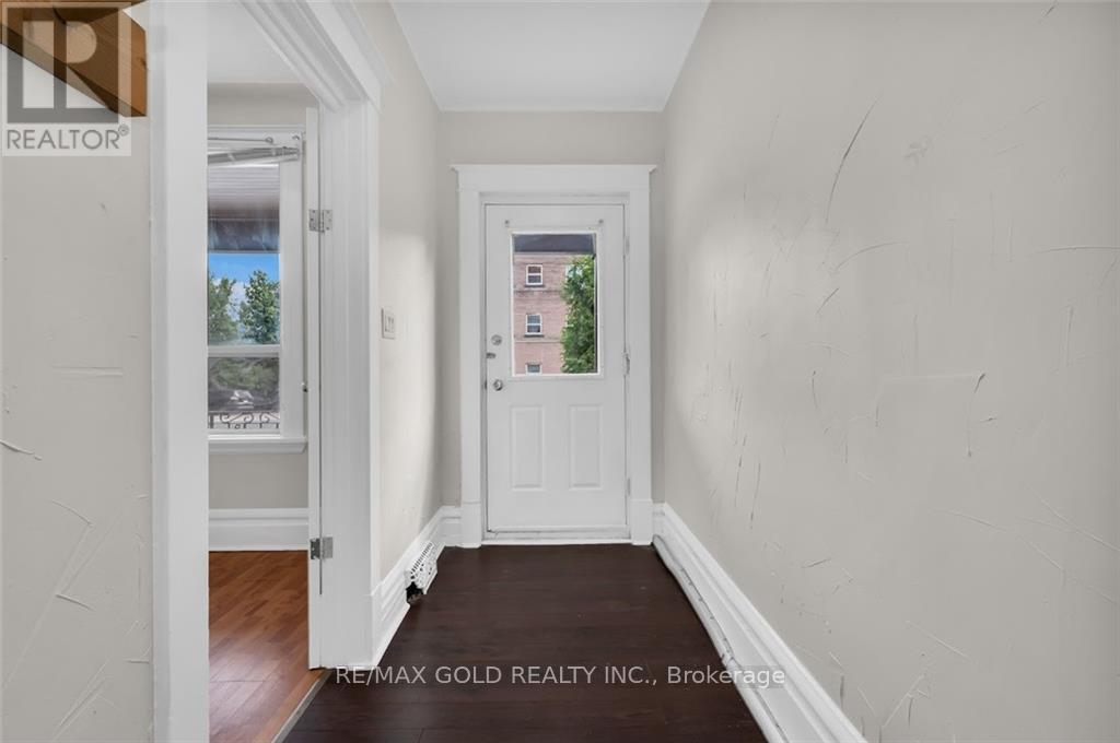 746 King Street W, Hamilton, Ontario  L8S 1J8 - Photo 2 - X13050752