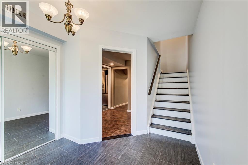 114 Dalegrove Drive, Kitchener, Ontario  N2M 2G5 - Photo 4 - 40824451