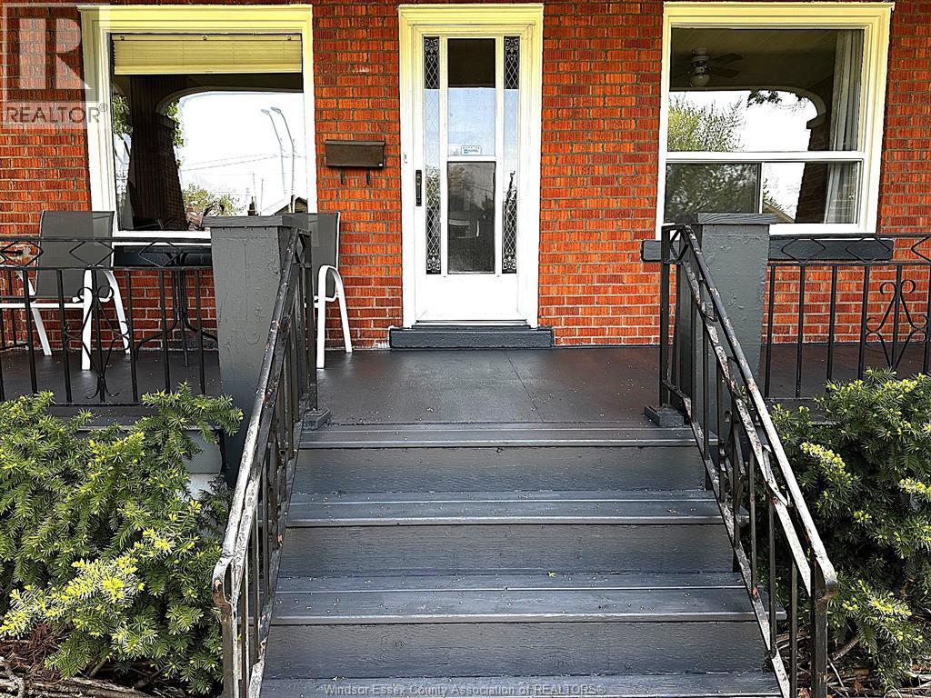 1310 Bruce, Windsor, Ontario  N8X 1X3 - Photo 2 - 26009318