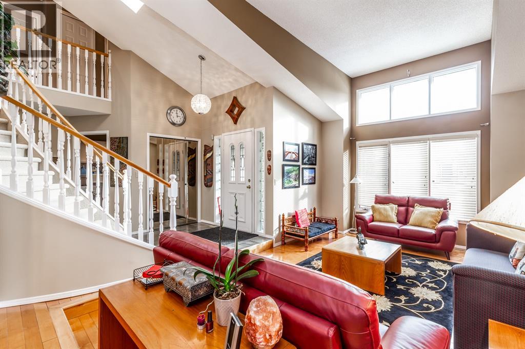 63 Edgeridge Court NW, Calgary, Alberta  T3A 6K5 - Photo 6 - A2283316