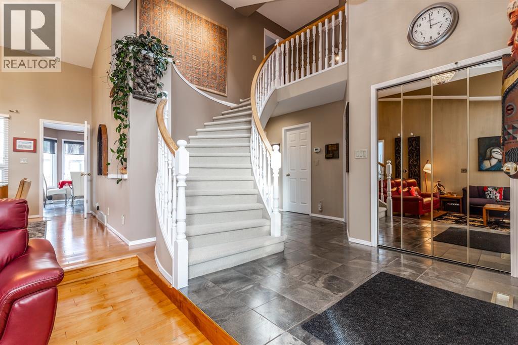 63 Edgeridge Court NW, Calgary, Alberta  T3A 6K5 - Photo 8 - A2283316