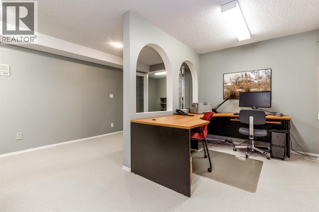 63 Edgeridge Court NW, Calgary, Alberta  T3A 6K5 - Photo 37 - A2283316