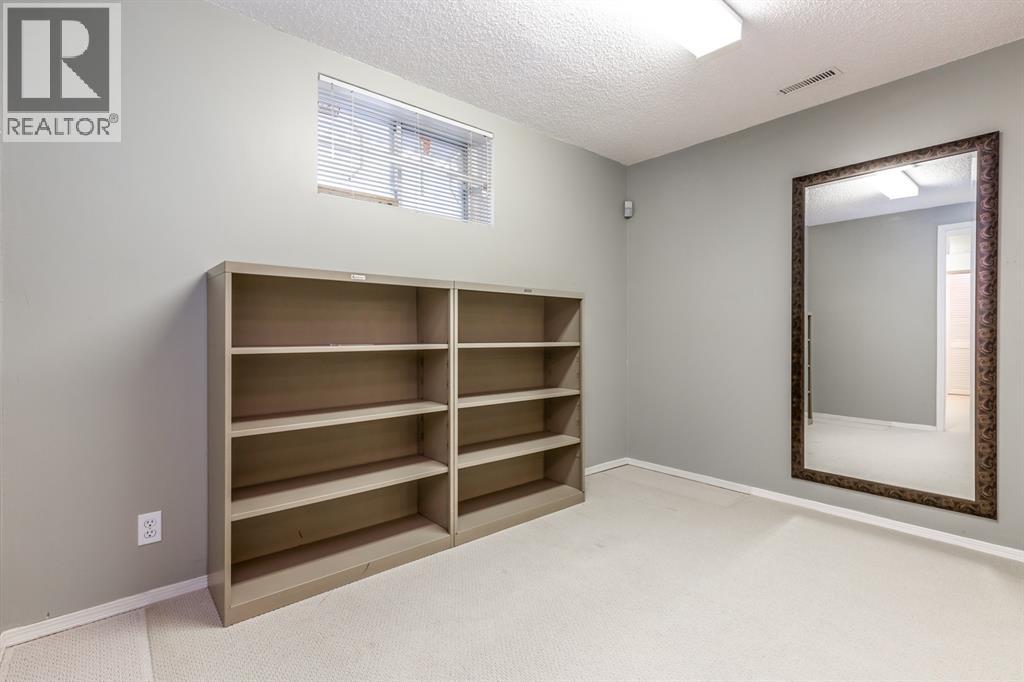 63 Edgeridge Court NW, Calgary, Alberta  T3A 6K5 - Photo 33 - A2283316