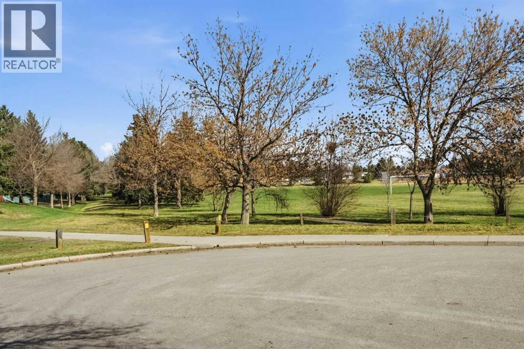 20 Dovely Way Se, Calgary, Alberta  T2B 2K8 - Photo 33 - A2304116