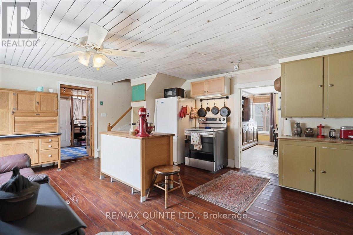 163 Main Street, Prince Edward County, Ontario  K0K 1G0 - Photo 15 - X12855046