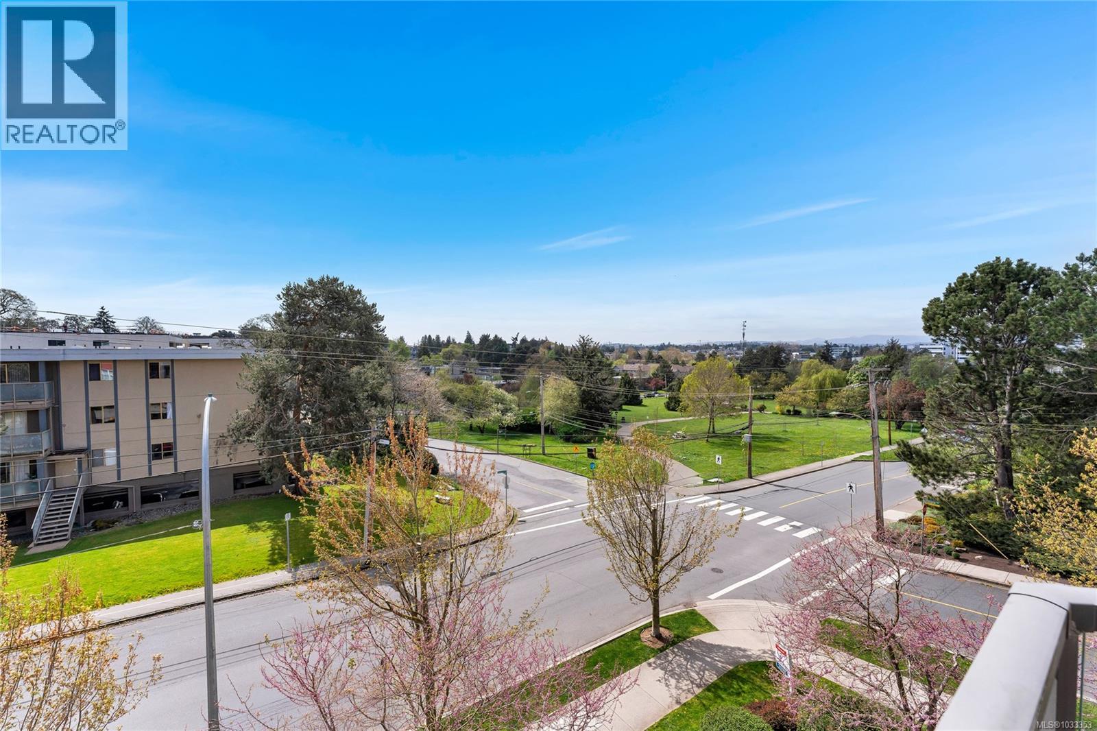 309 1000 Inverness Rd, Saanich, British Columbia  V8X 2S1 - Photo 4 - 1033353