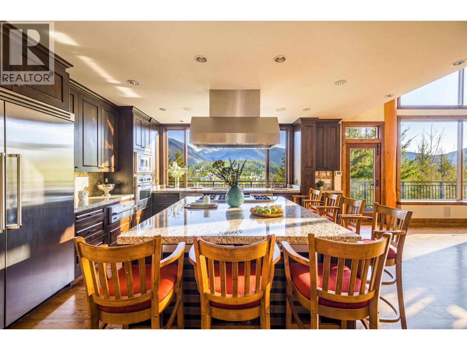 3803 Sunridge Place, Whistler, British Columbia  V0N 1B3 - Photo 10 - R3116508