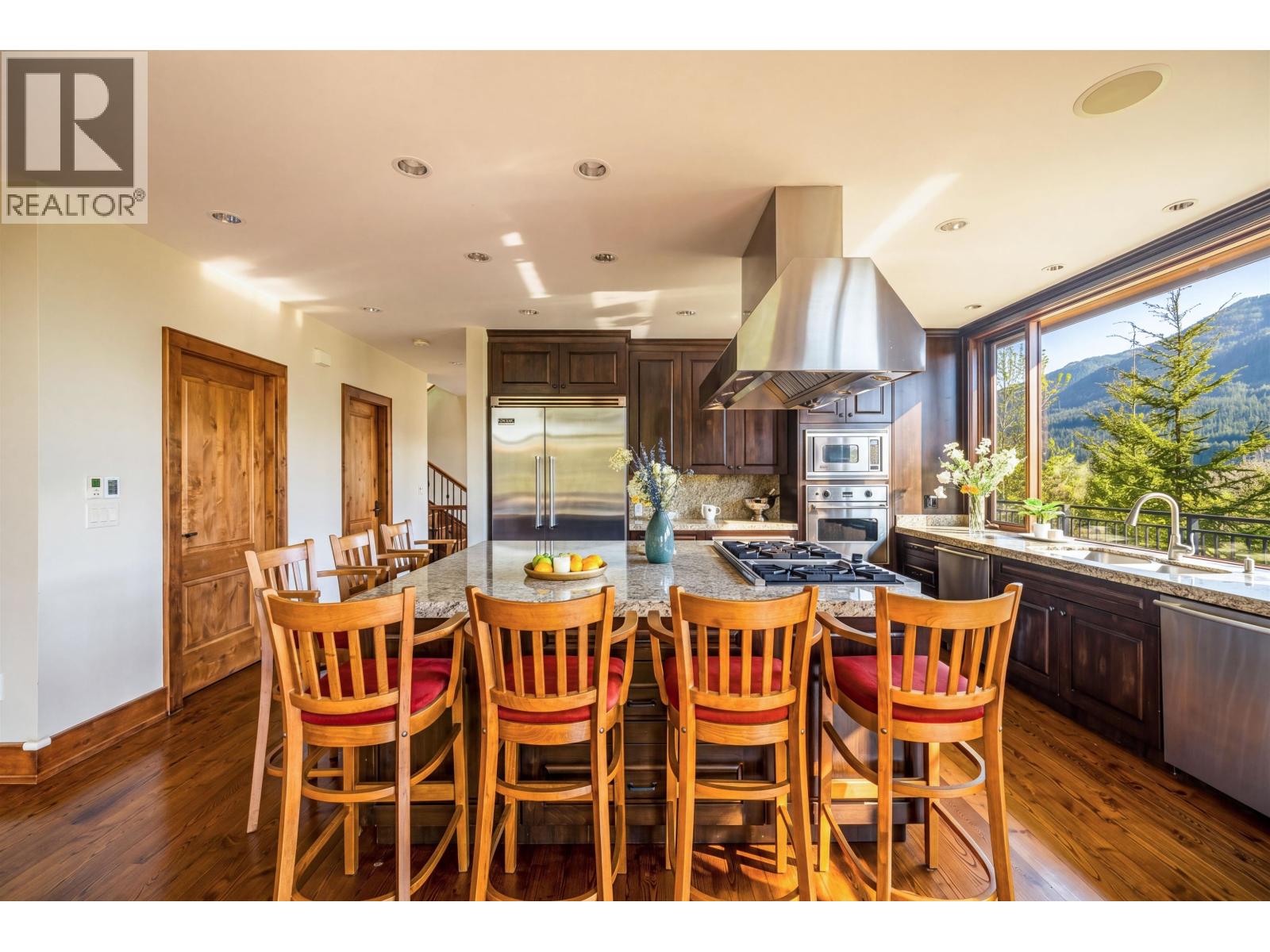 3803 Sunridge Place, Whistler, British Columbia  V0N 1B3 - Photo 11 - R3116508