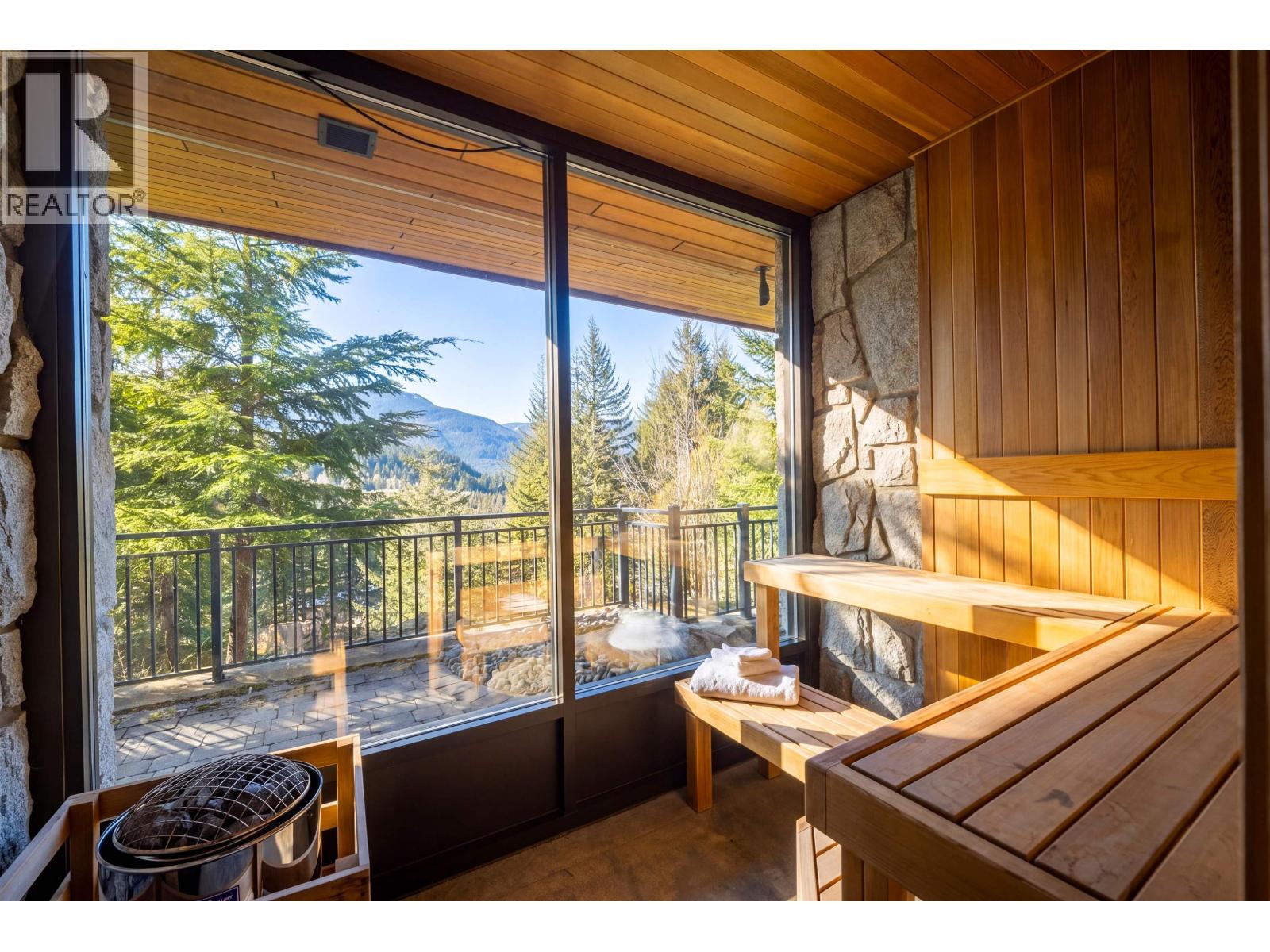 3803 Sunridge Place, Whistler, British Columbia  V0N 1B3 - Photo 28 - R3116508