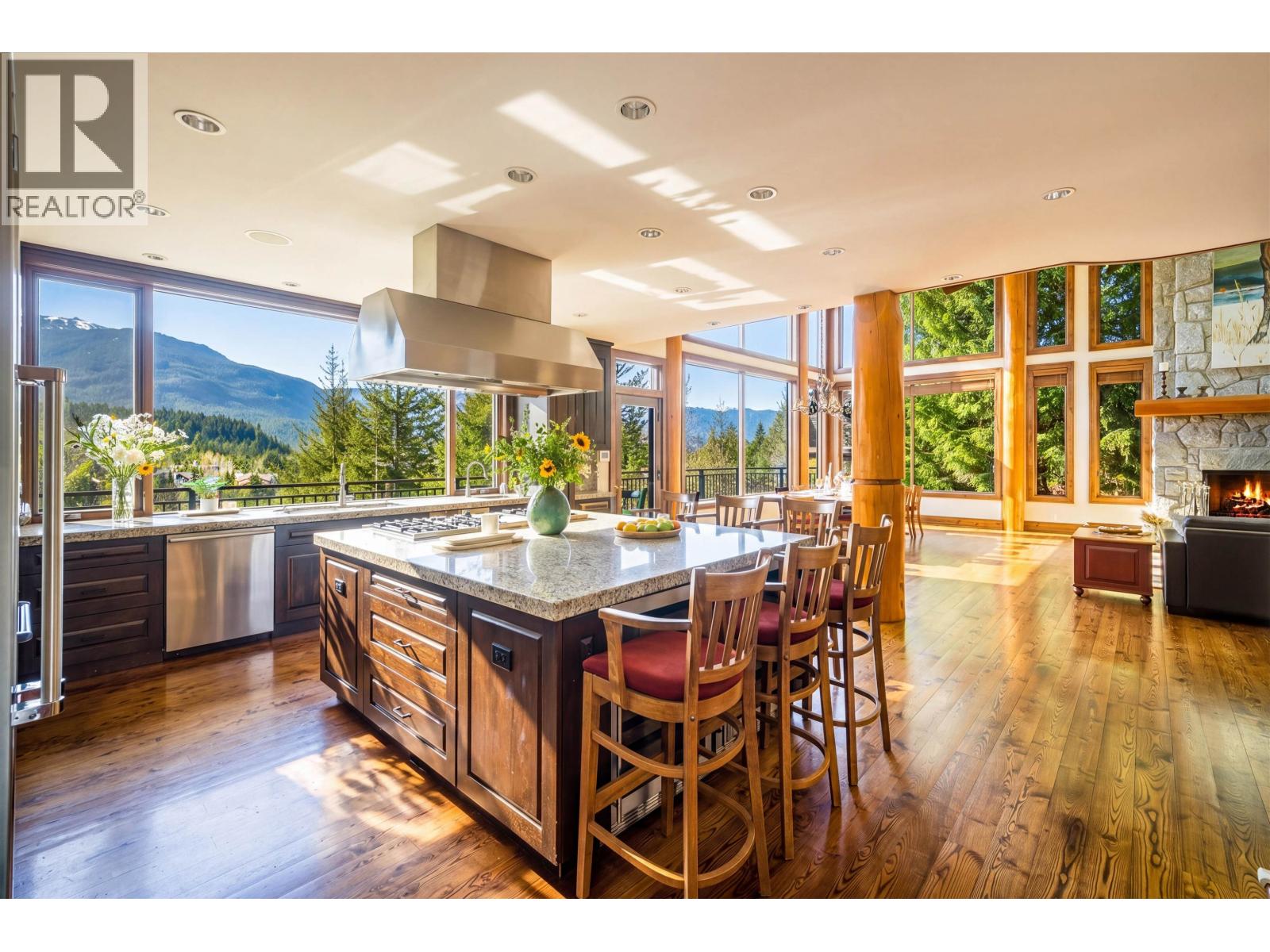 3803 Sunridge Place, Whistler, British Columbia  V0N 1B3 - Photo 8 - R3116508