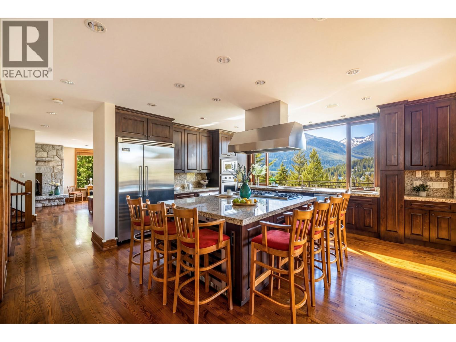 3803 Sunridge Place, Whistler, British Columbia  V0N 1B3 - Photo 9 - R3116508