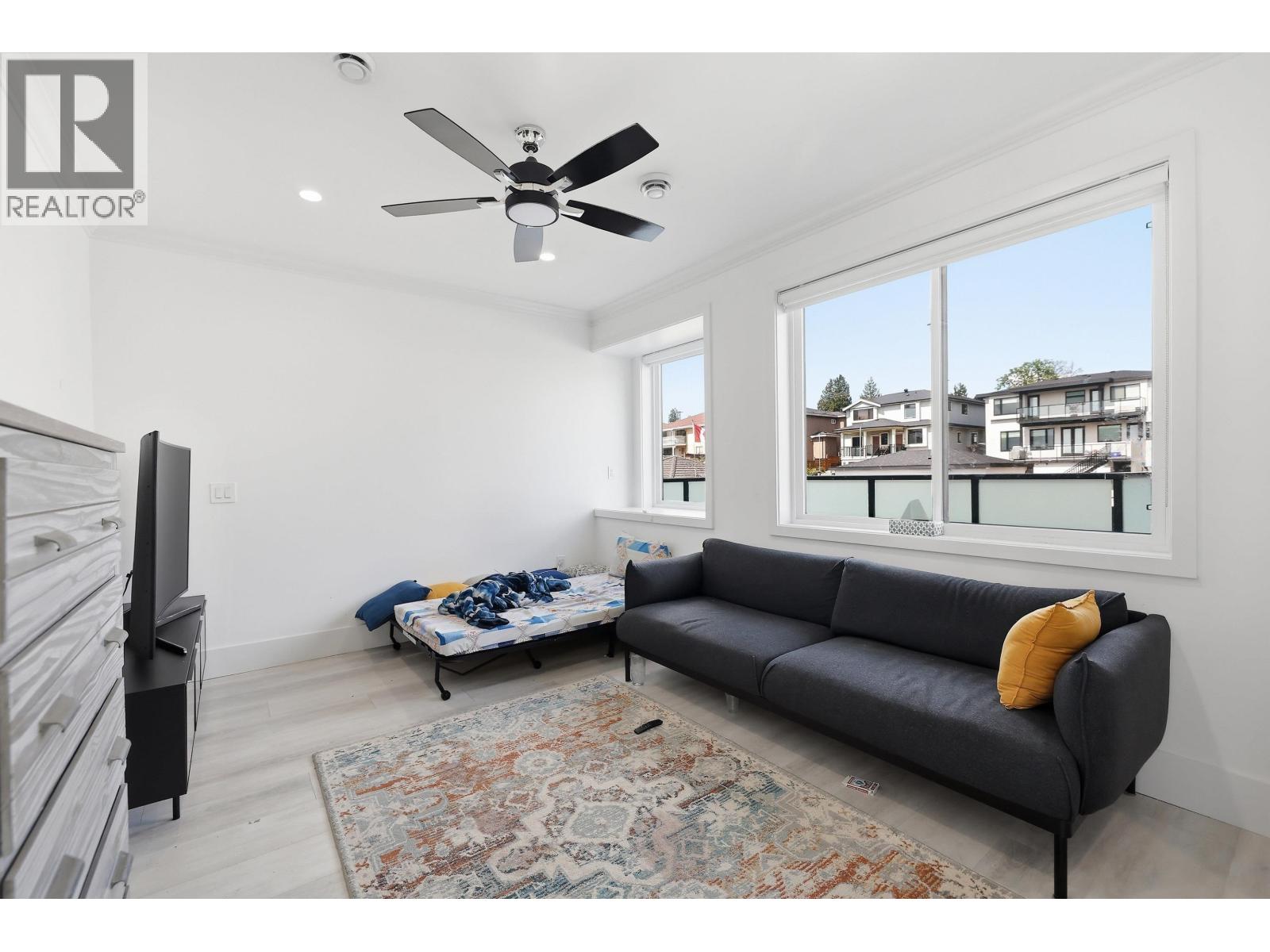 8061 11th Avenue, Burnaby, British Columbia  V3N 2N8 - Photo 13 - R3116511