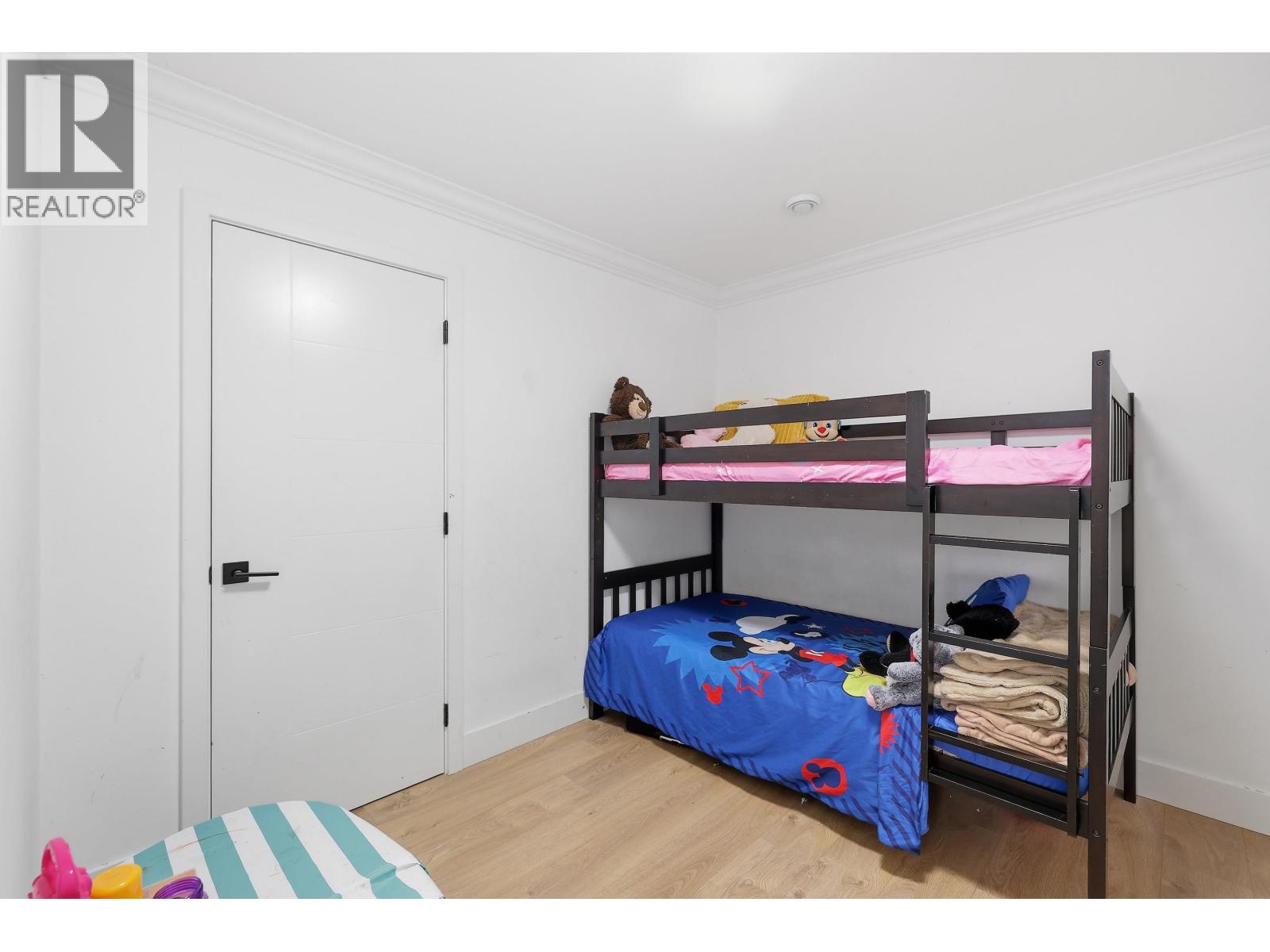 8061 11th Avenue, Burnaby, British Columbia  V3N 2N8 - Photo 18 - R3116511