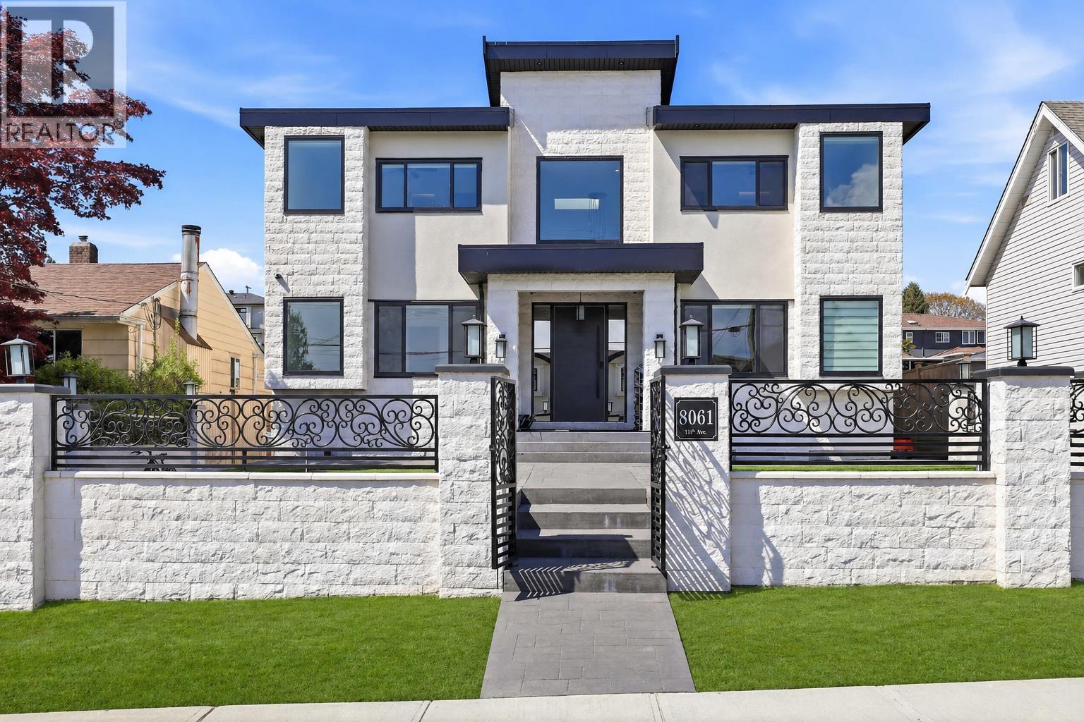 8061 11th Avenue, Burnaby, British Columbia  V3N 2N8 - Photo 2 - R3116511