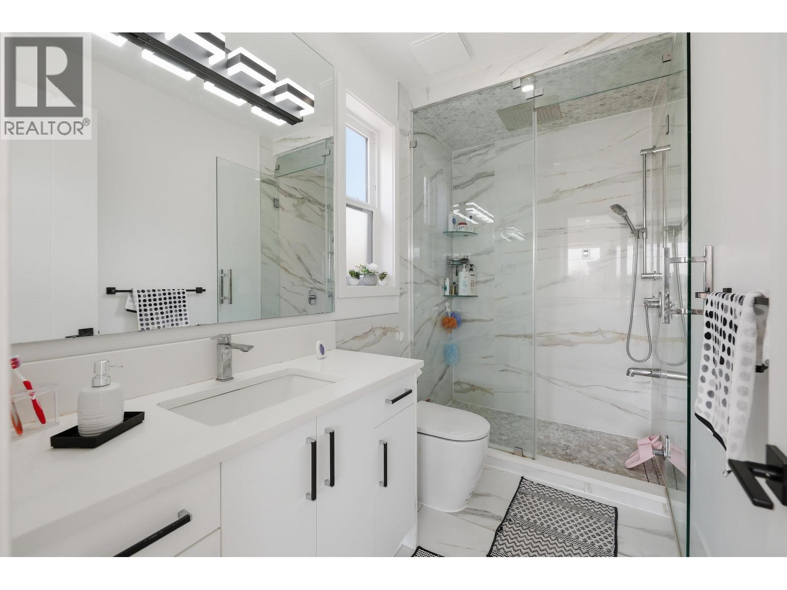 8061 11th Avenue, Burnaby, British Columbia  V3N 2N8 - Photo 22 - R3116511