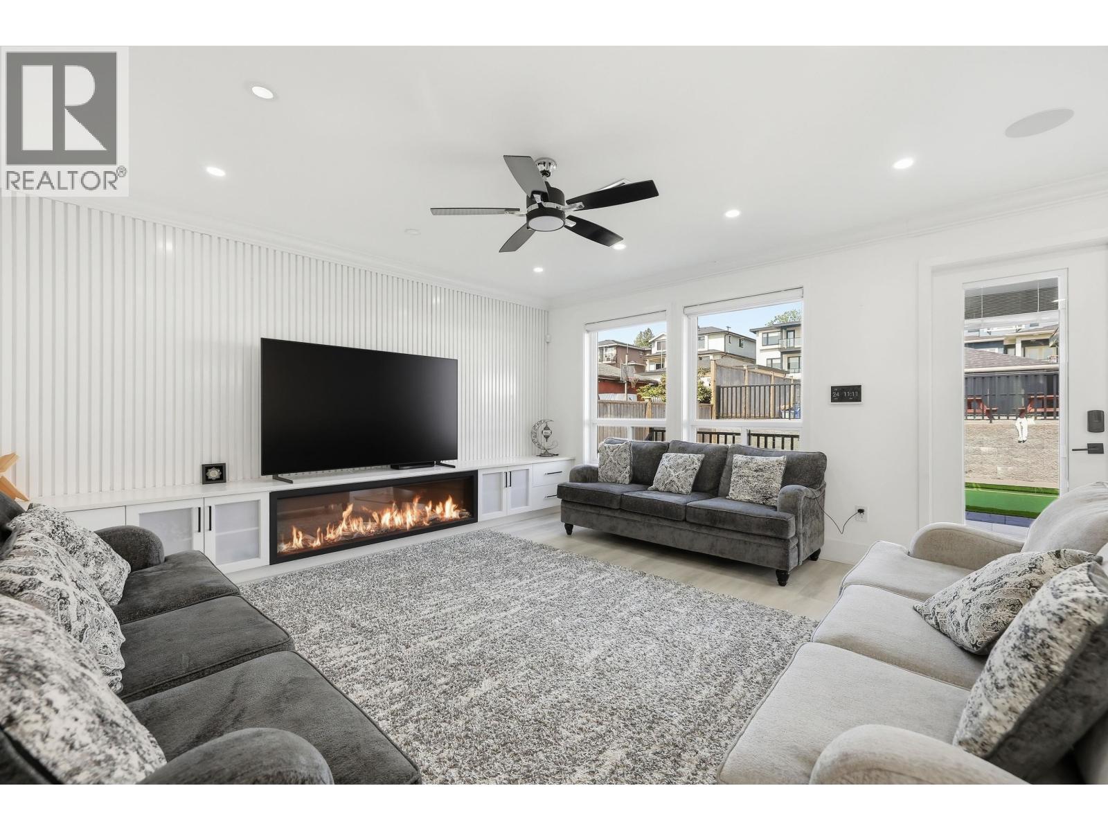 8061 11th Avenue, Burnaby, British Columbia  V3N 2N8 - Photo 8 - R3116511